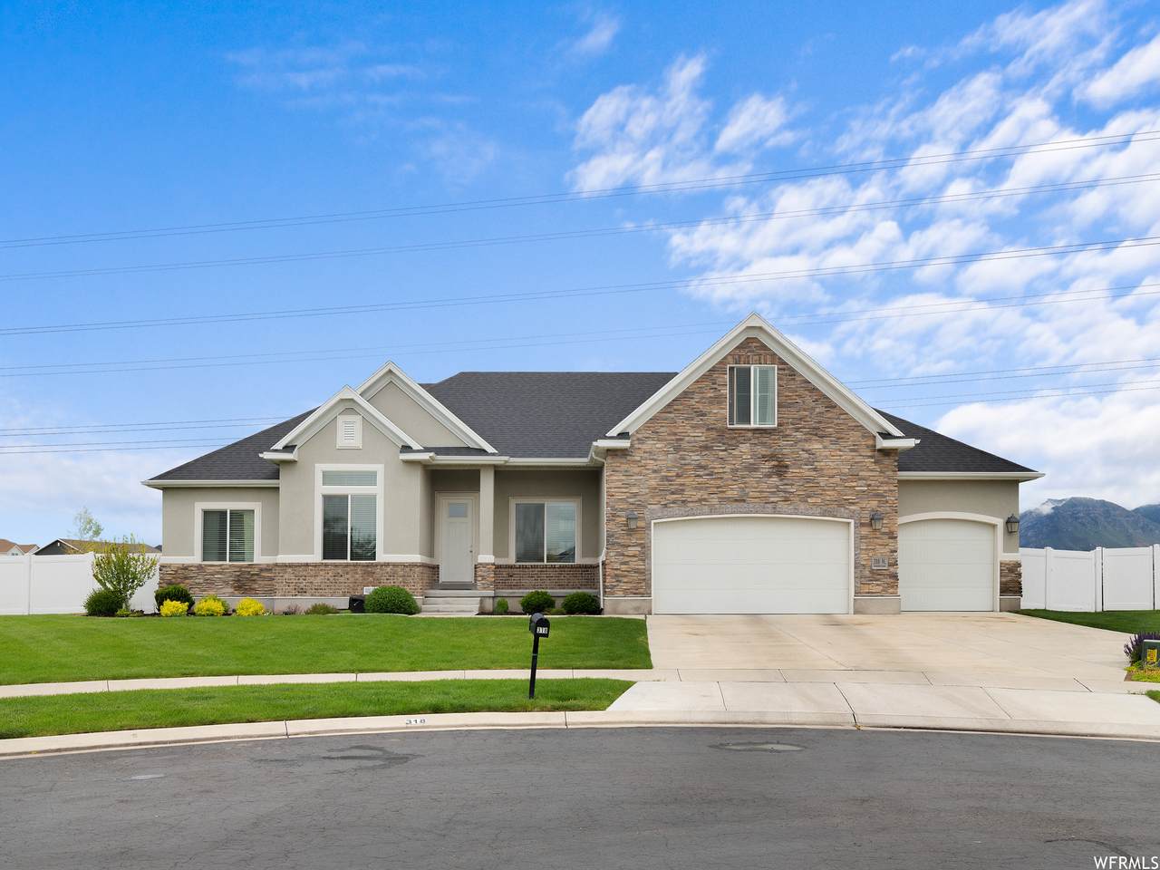 318 Serenity Ct - Photo 1