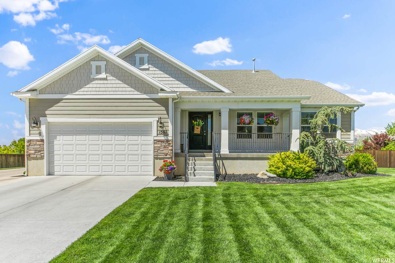 1582 Brooke St - Photo 1