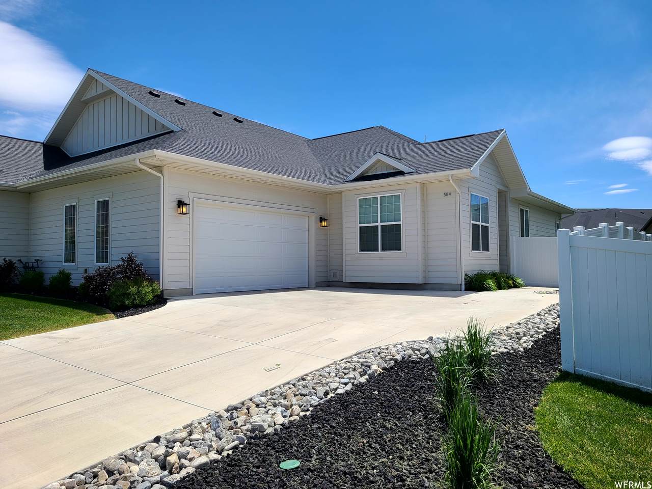 584 Glenpoint Ct - Photo 1