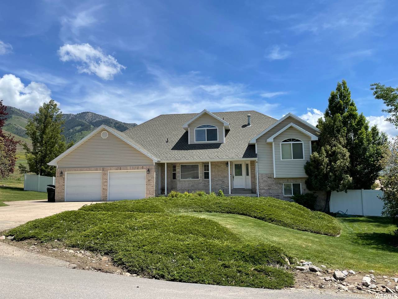 1060 Canyon Rd - Photo 1