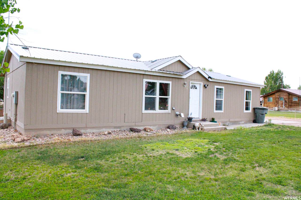 140 Tamarac Ave - Photo 1