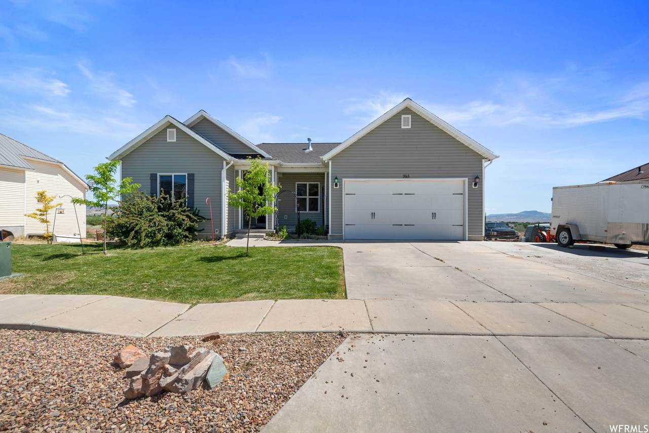 365 Durango Dr - Photo 1