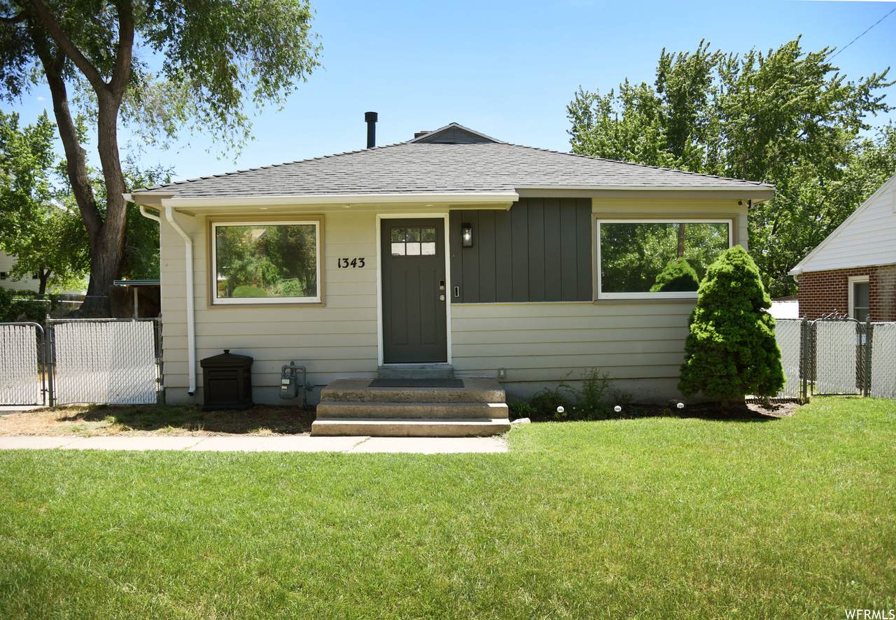 1343 Sheridan Dr - Photo 1