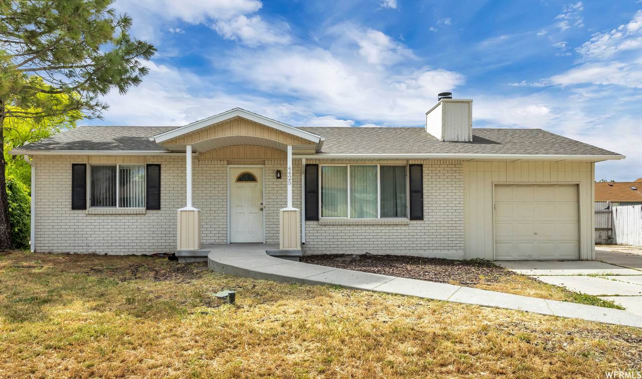 4425 Sun Dr - Photo 1