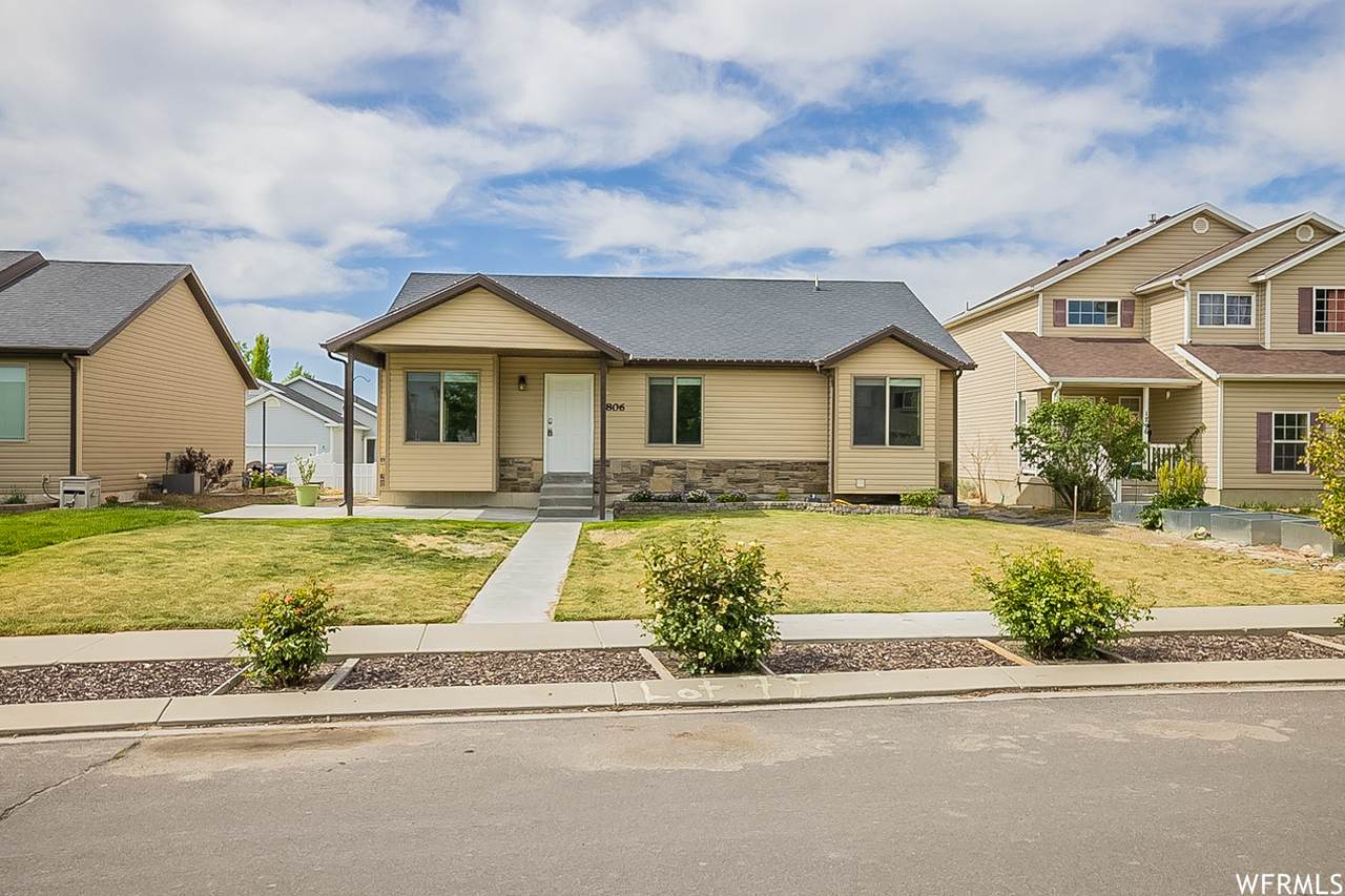 1806 Juniper Dr - Photo 1