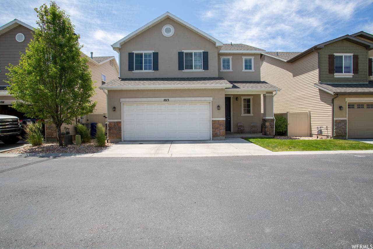 1013 Stonehaven Dr - Photo 1