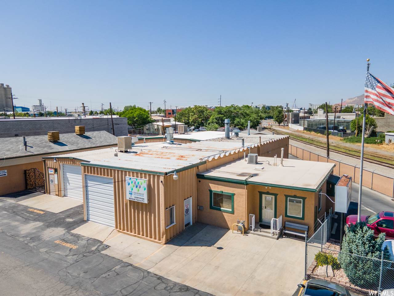 372 American Ave - Photo 1
