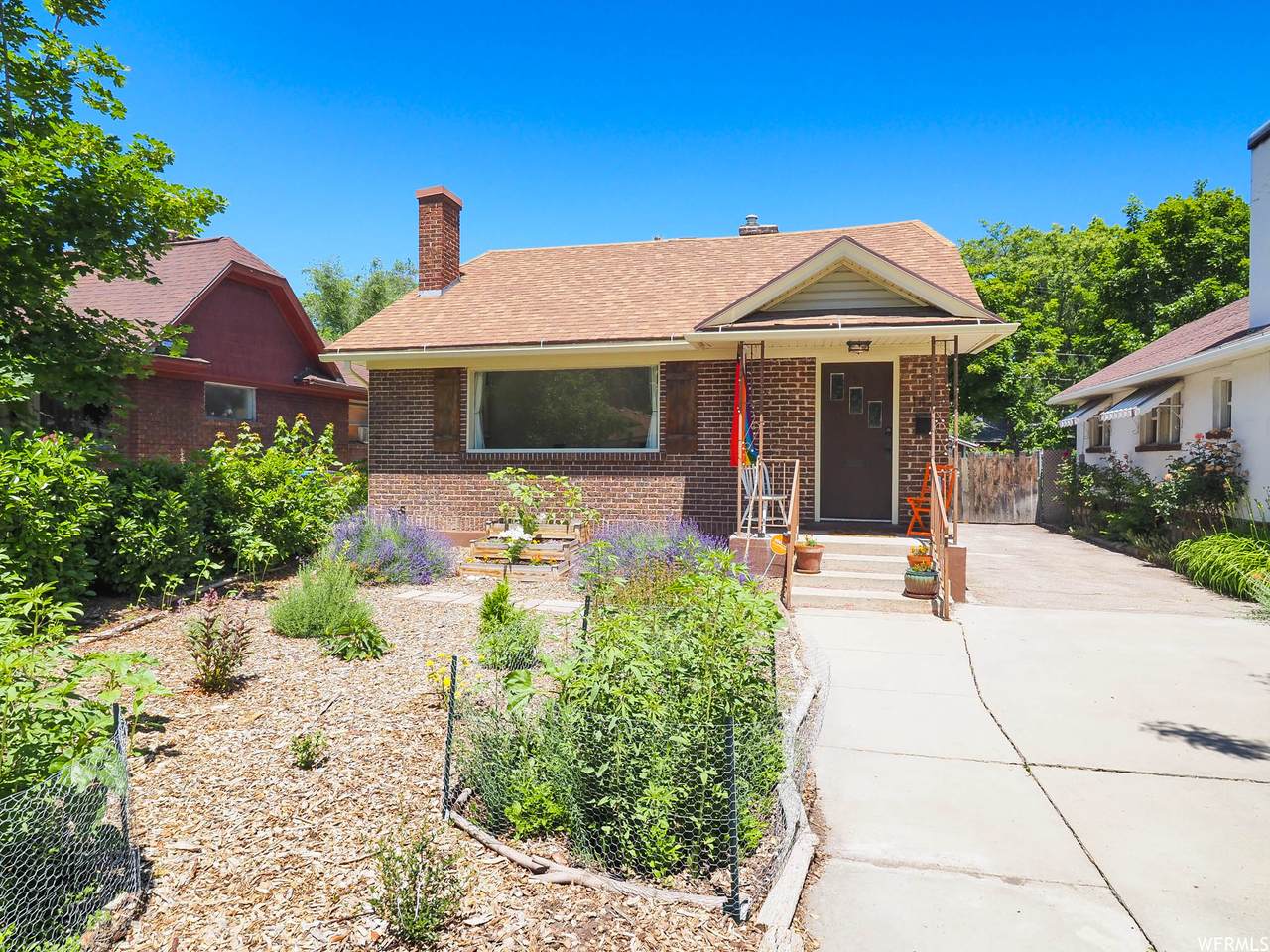 147 Herbert Ave - Photo 1