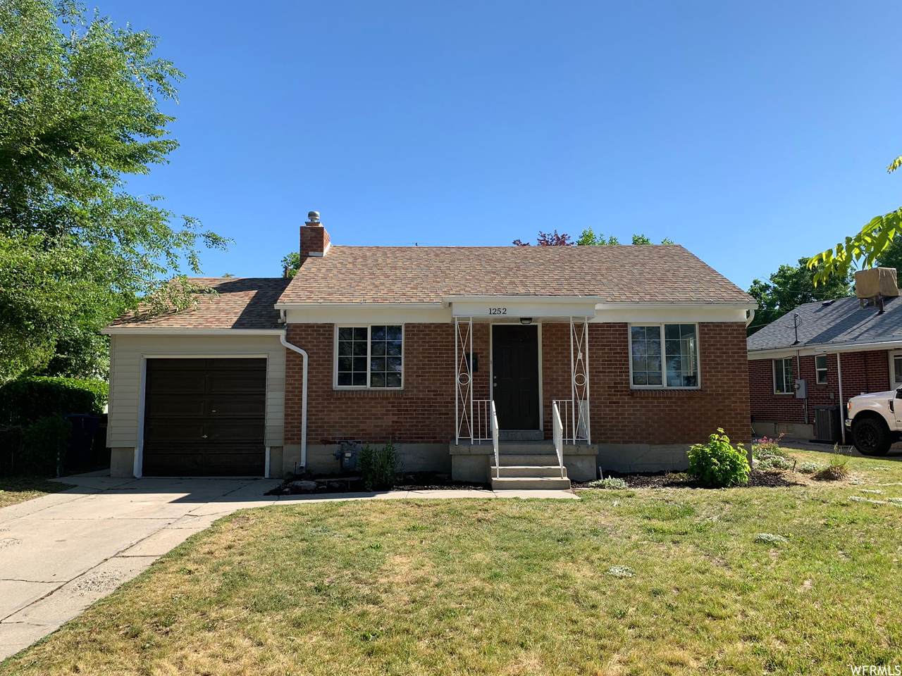 1252 Lafayette Dr - Photo 1