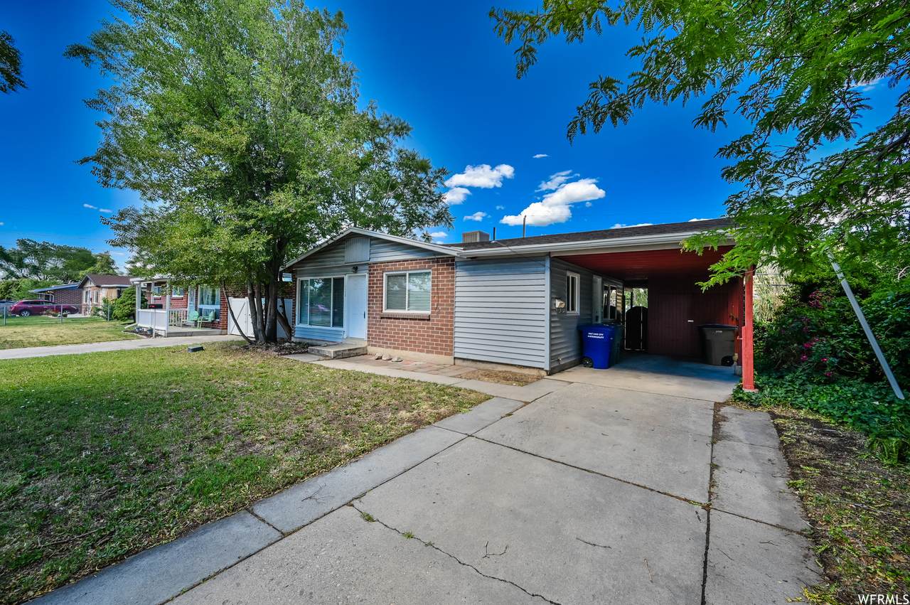 1150 Topaz Dr - Photo 1