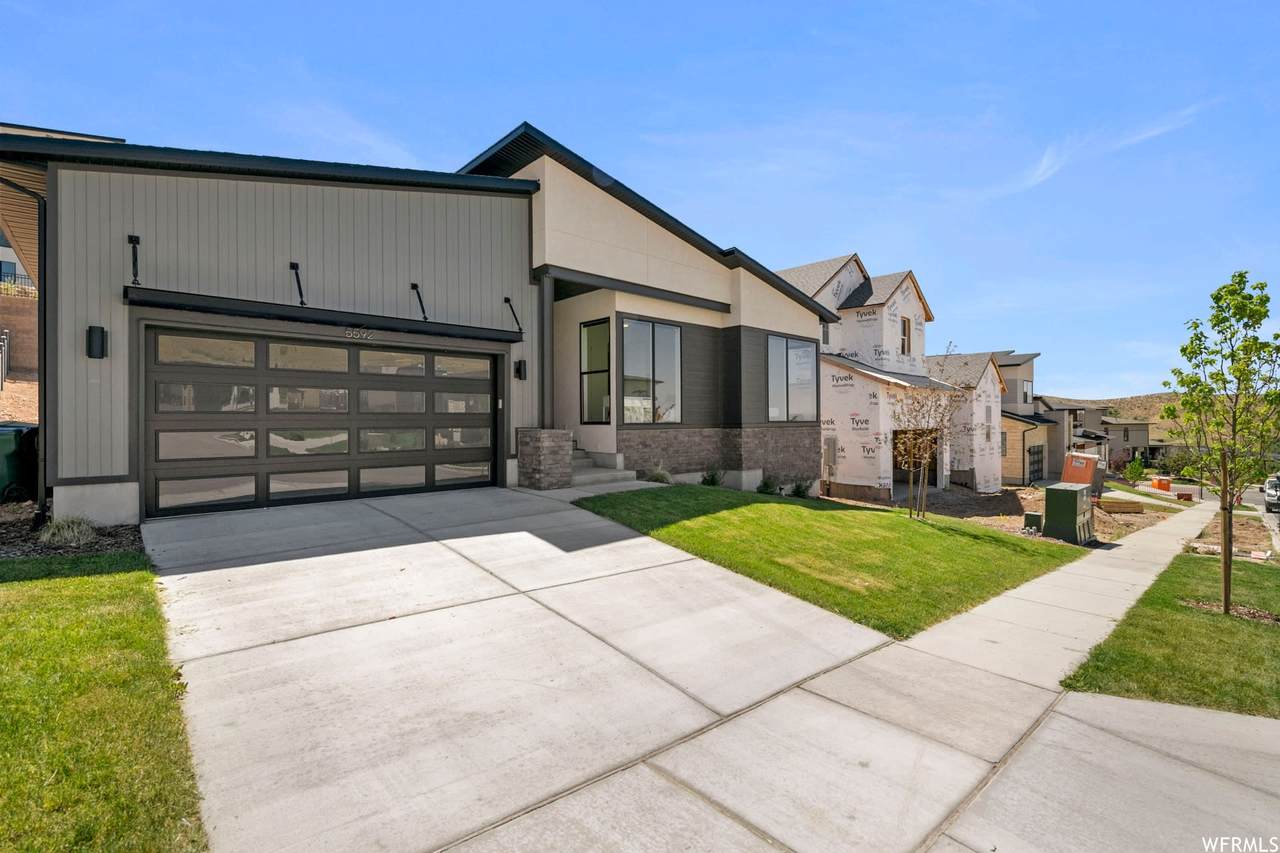 5592 Fox Canyon Rd - Photo 1
