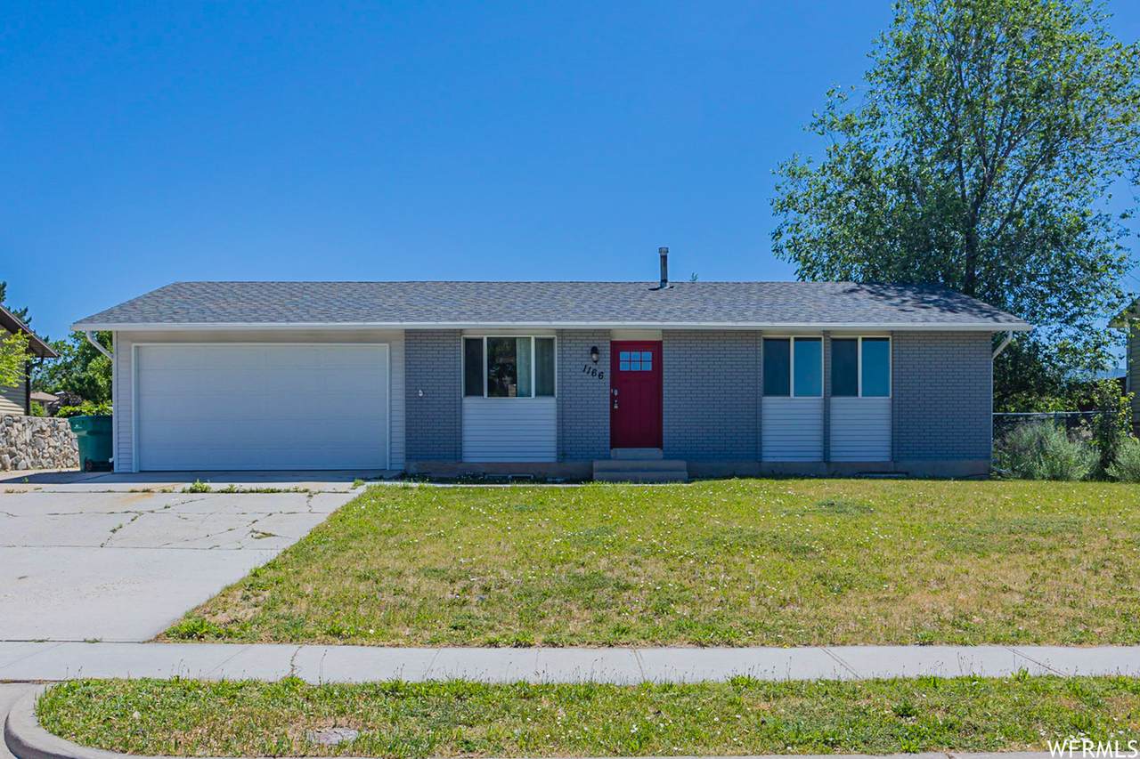1166 Laytona Dr - Photo 1