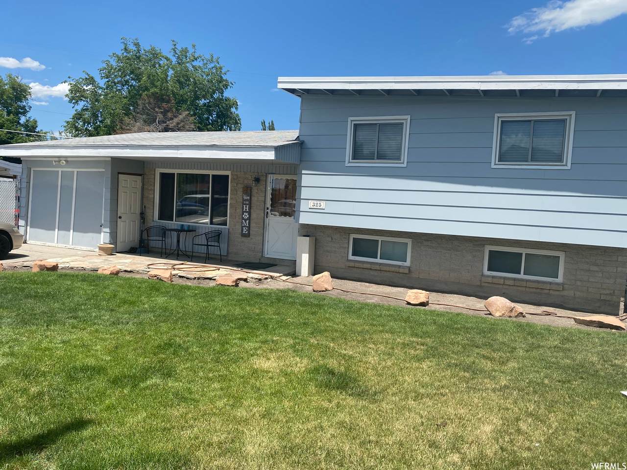325 Carole Cir - Photo 1