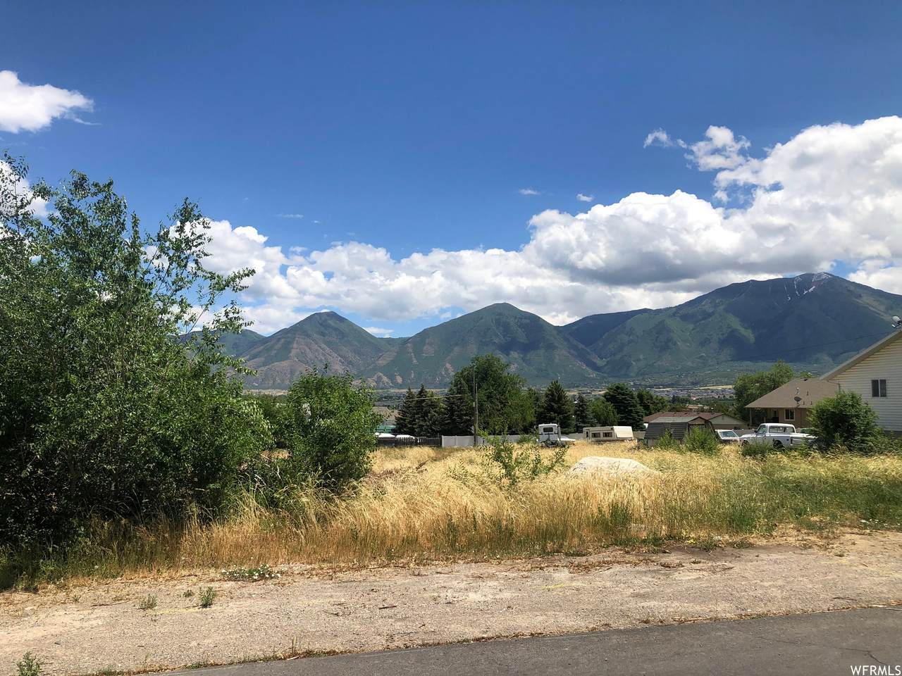 818 300 - Photo 1