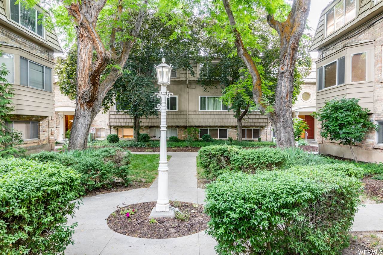 2220 Holladay Blvd - Photo 1