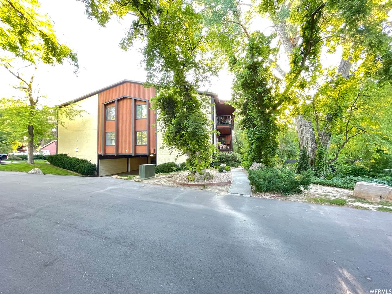 5536 Springtree Ln - Photo 1