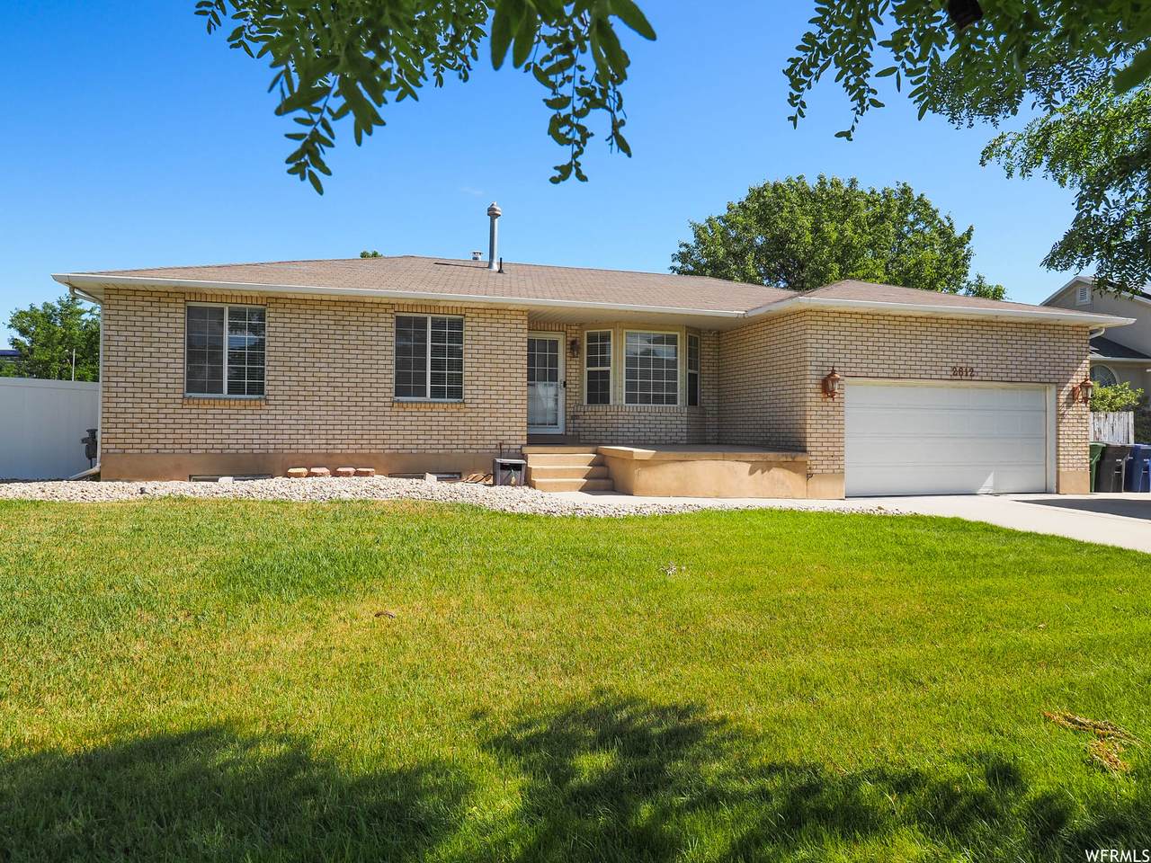 2612 Marion Dr - Photo 1