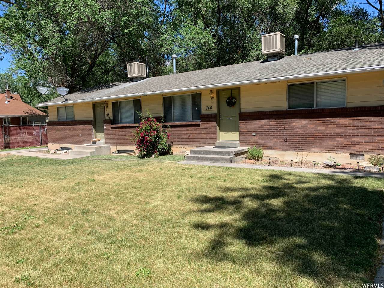738 Grant Ave - Photo 1