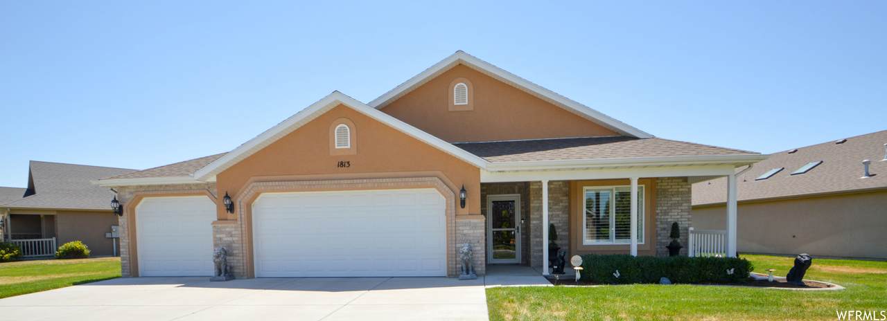 1813 Park Dr - Photo 1
