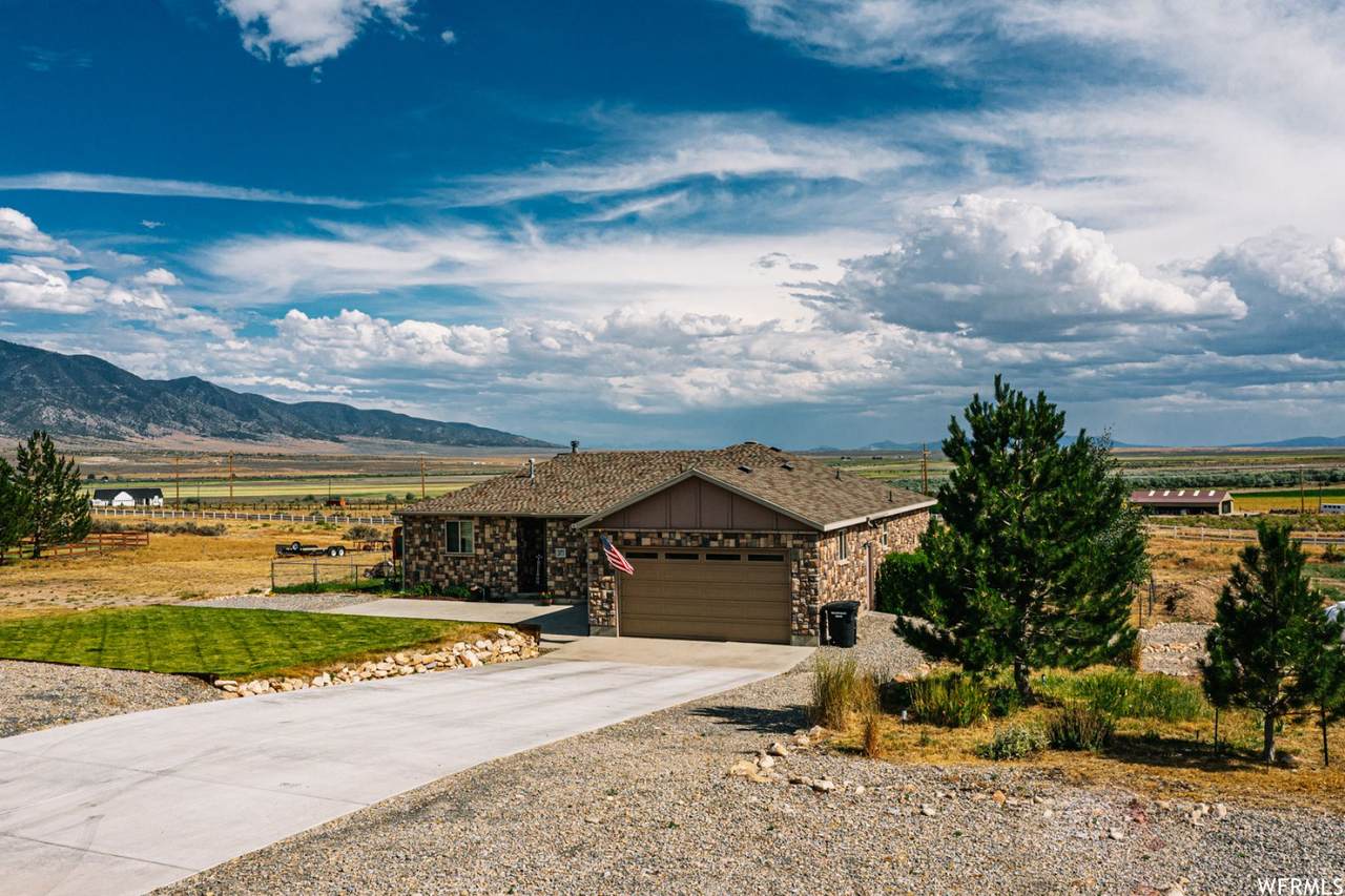 2473 Rim Rock Dr - Photo 1