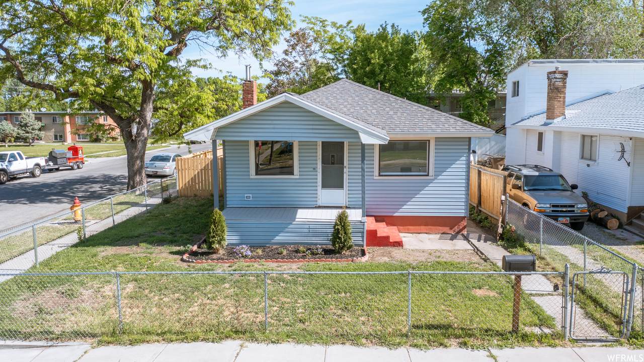 203 Browning Ave - Photo 1