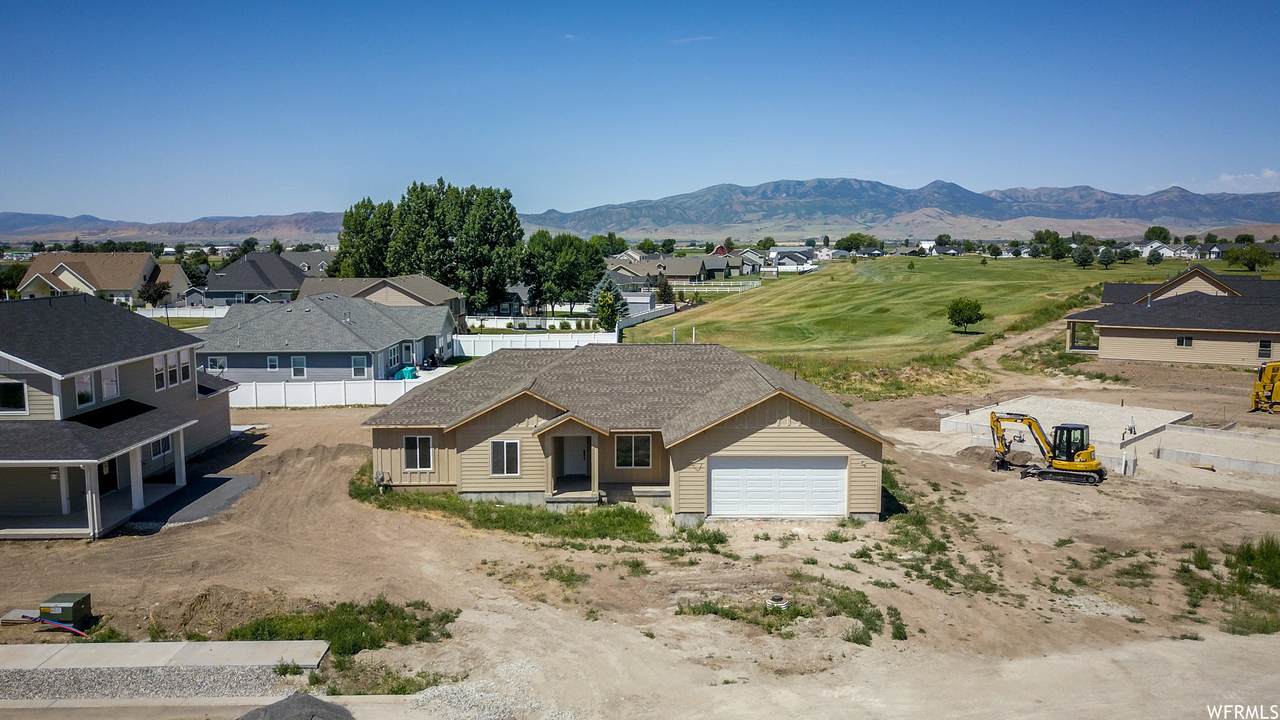 570 Eagle Dr - Photo 1