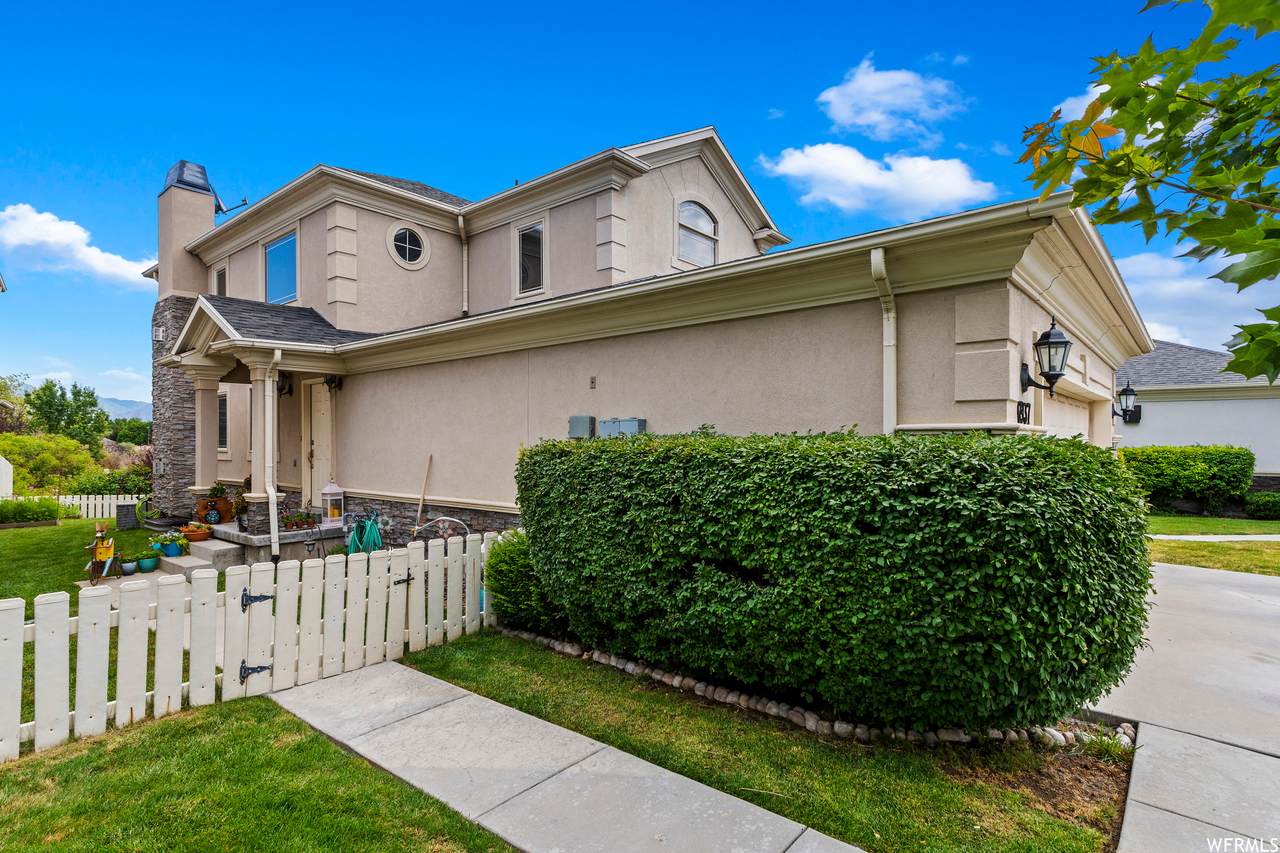 6937 Hollow View Way - Photo 1