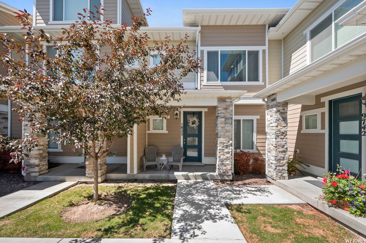 1823 Ikaros Ln - Photo 1