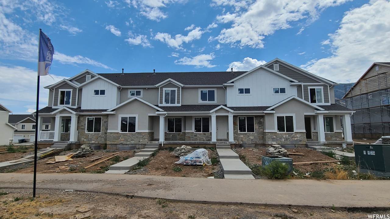 972 Center St - Photo 1