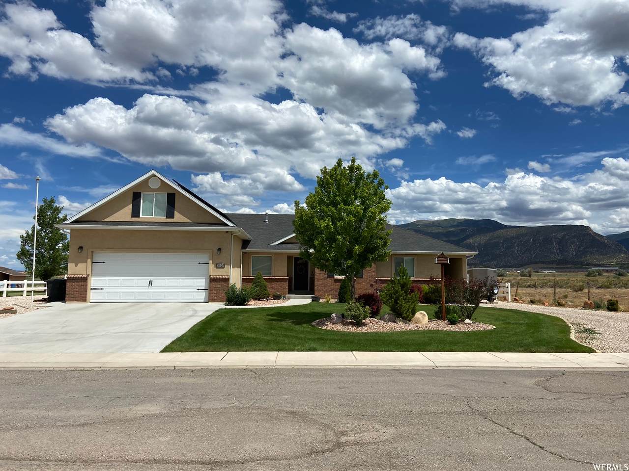 3326 Covered Wagon Dr - Photo 1