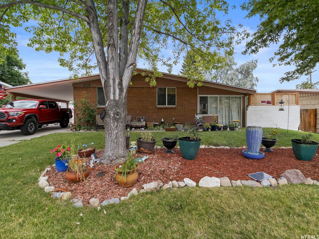 625 Nelson Ave - Photo 1