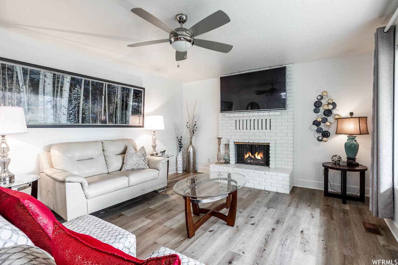 1000 Sage Cir - Photo 1