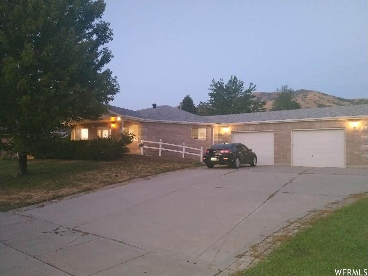 2265 Linda Way - Photo 1