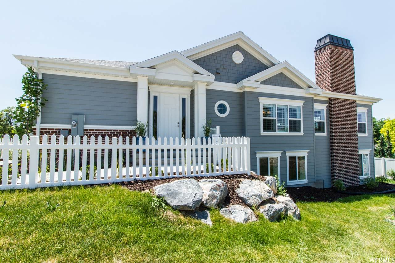 3674 Hampton Ct - Photo 1