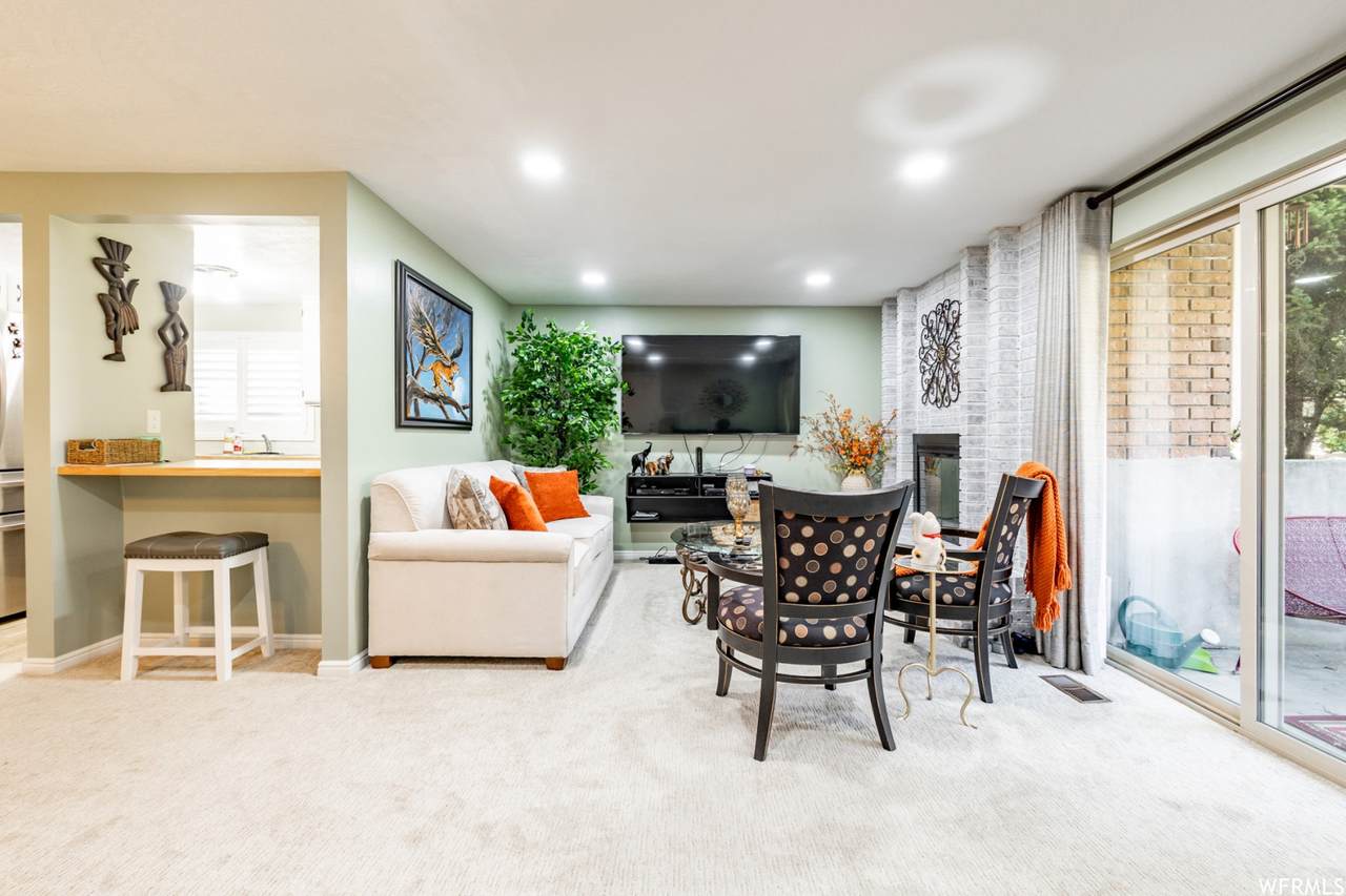 1192 Cottonwood Hills Dr - Photo 1