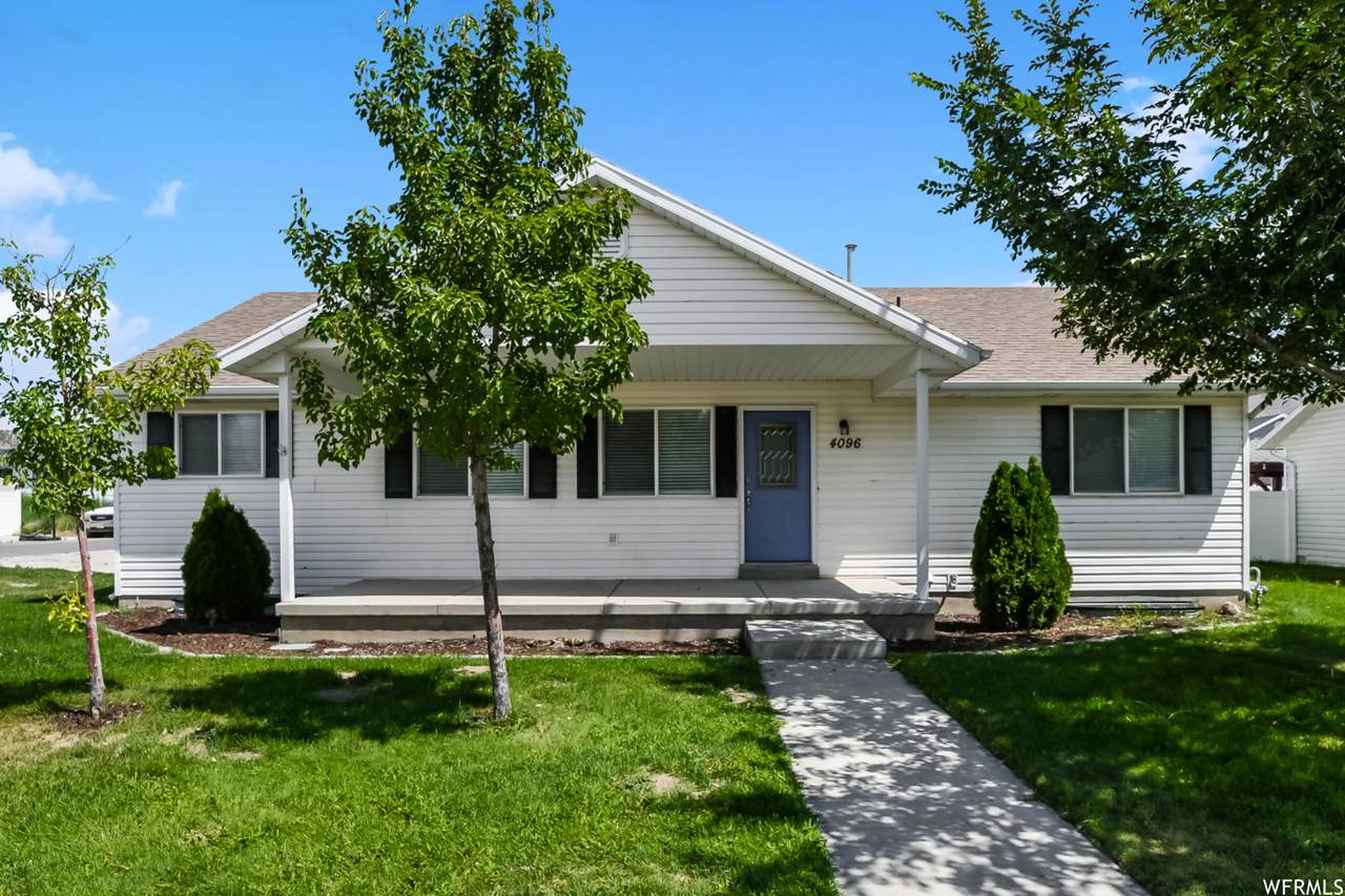 4096 White Pine Rd - Photo 1