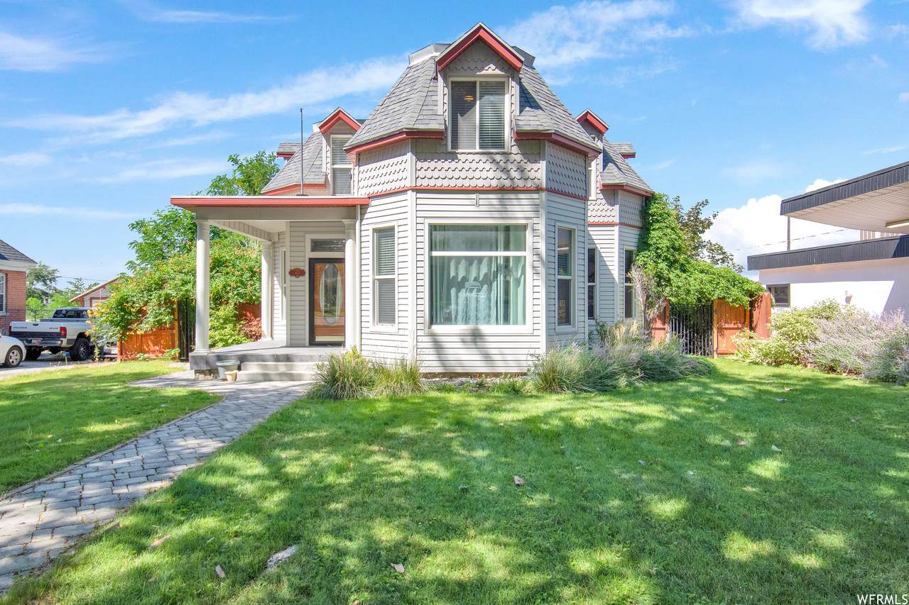 412 Main St - Photo 1