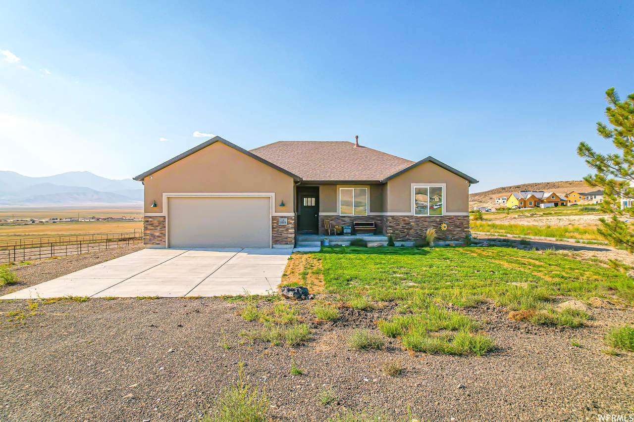 2229 Lowe Cir - Photo 1