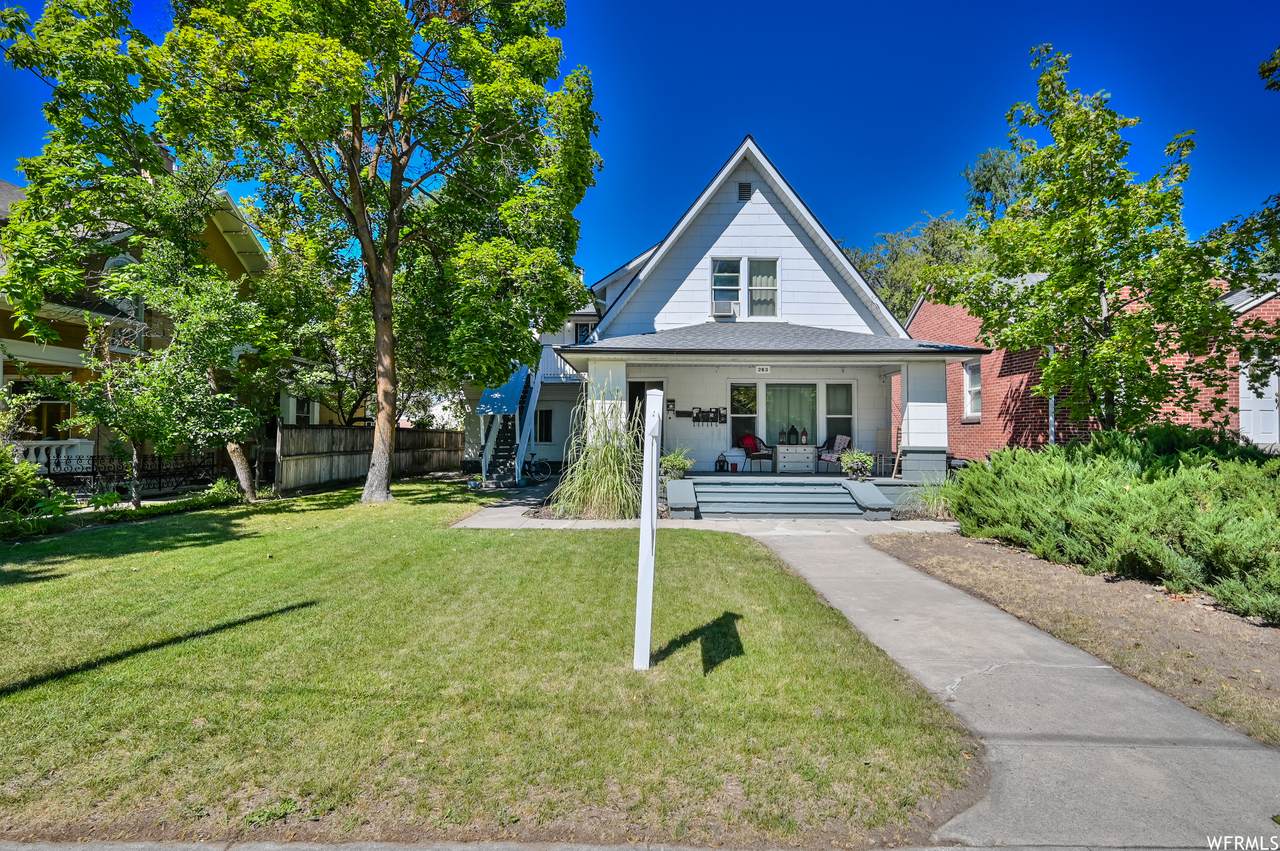263 Center St - Photo 1