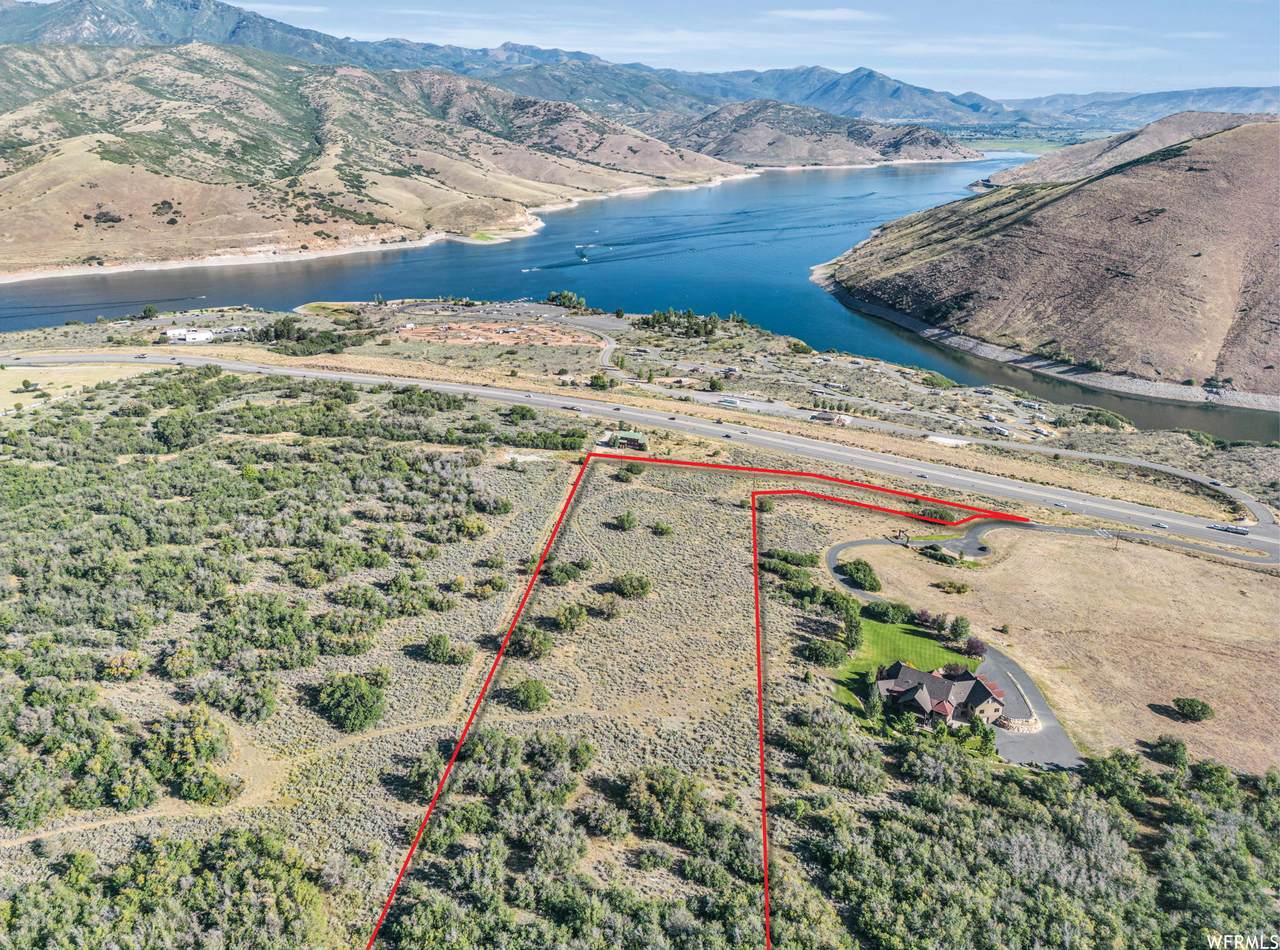 8120 Lakeside Cir - Photo 1