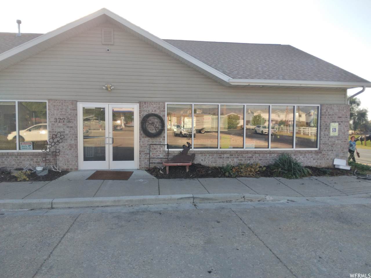 3775 2700 - Photo 1