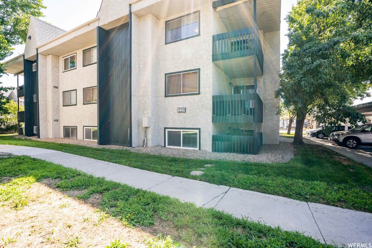 229 Hill Ave Ave - Photo 1