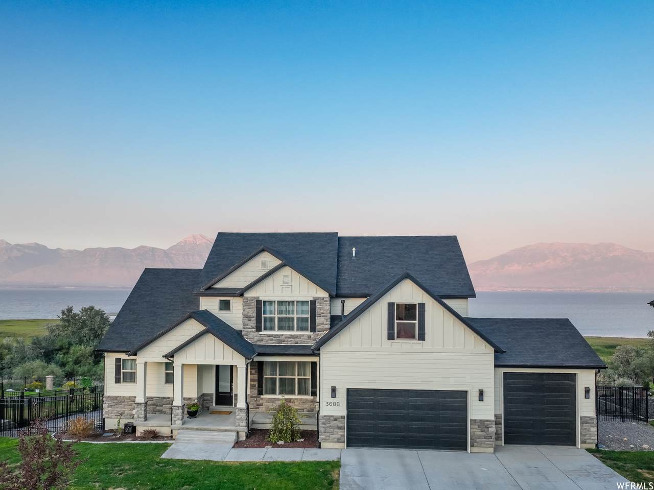 3688 Spinnaker Bay Dr - Photo 1