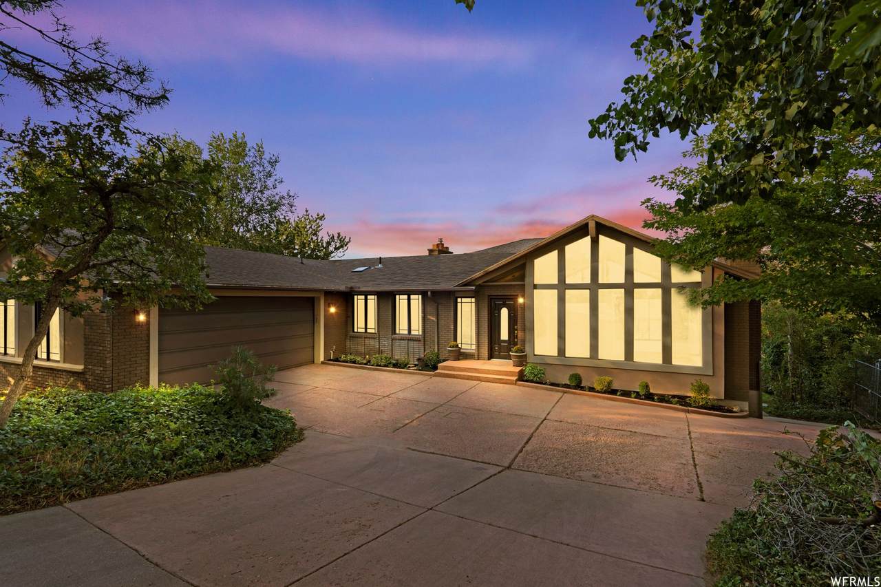 2443 High Mountain Dr - Photo 1