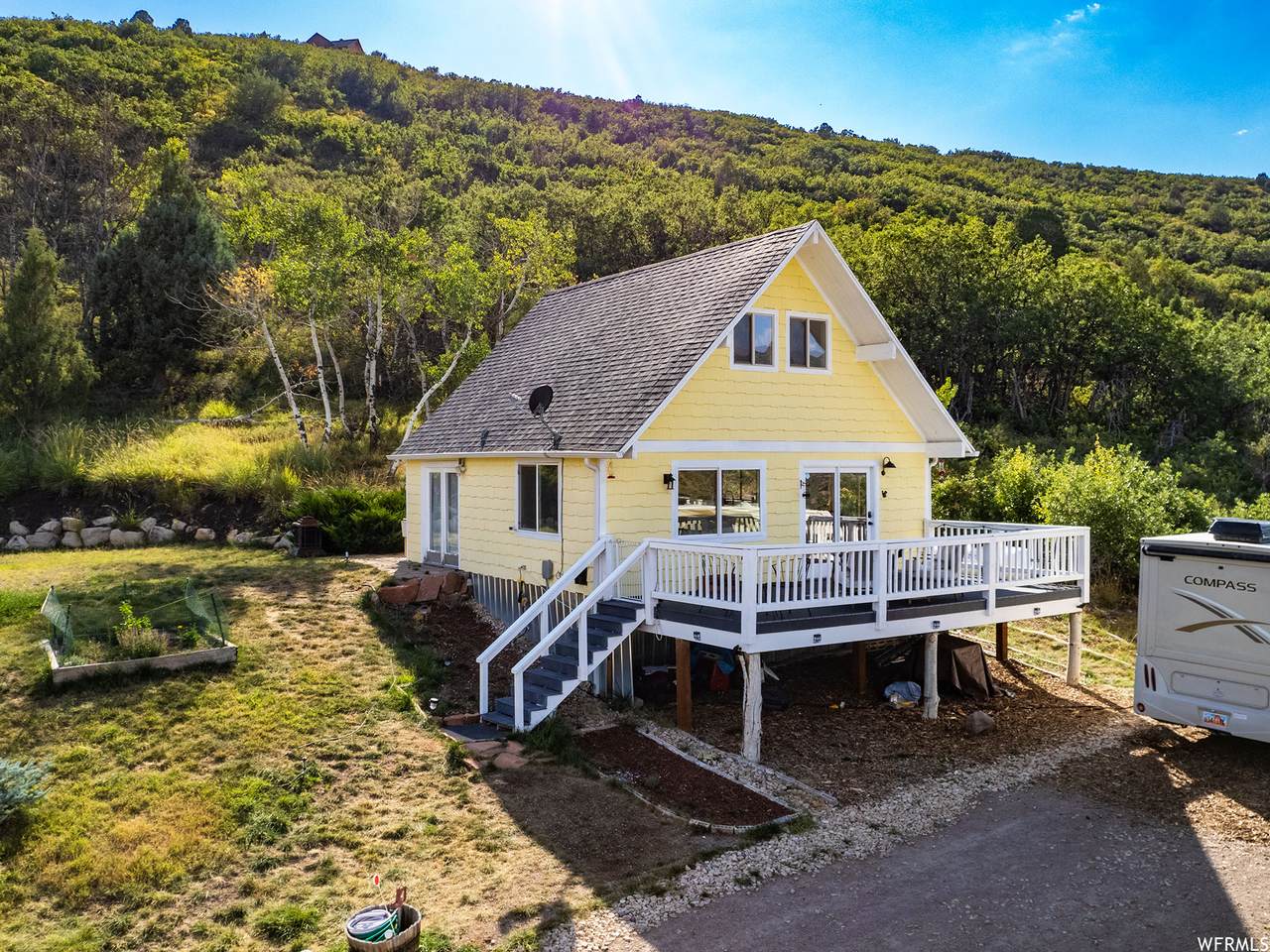 1608 Ridgeline Cir - Photo 1