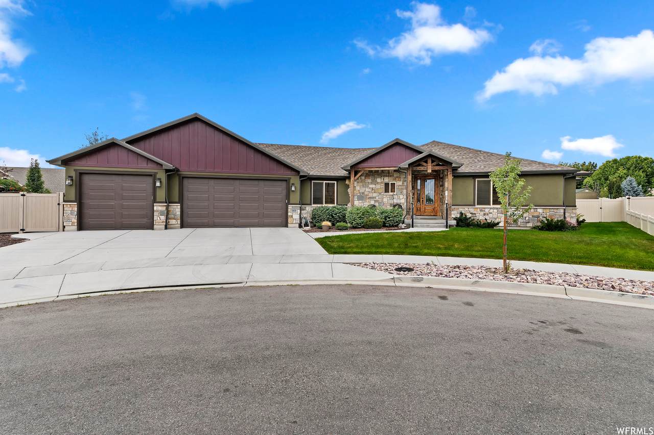 1903 Gallop Cir - Photo 1
