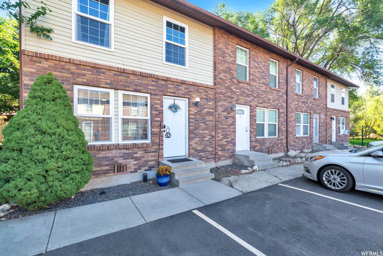 1095 16TH St - Photo 1