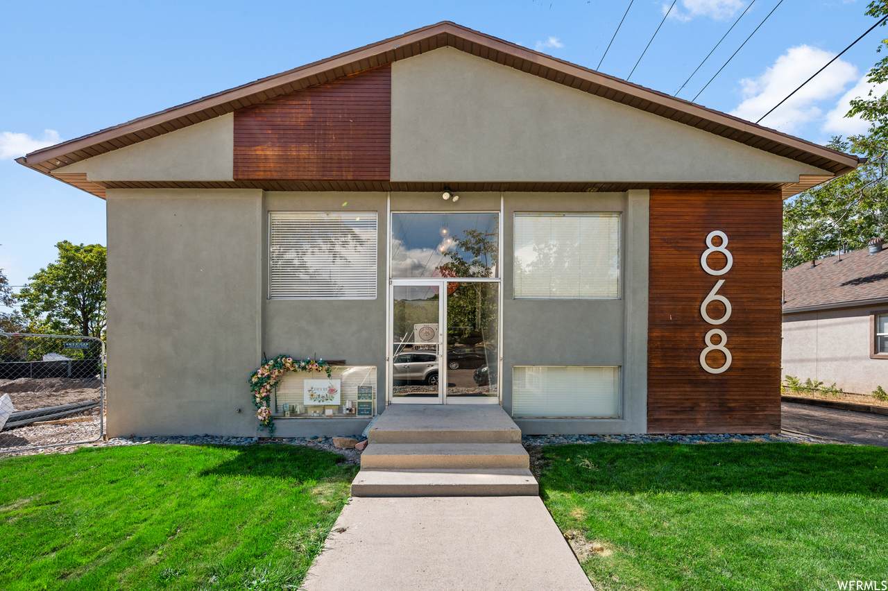 868 Mcclelland St - Photo 1