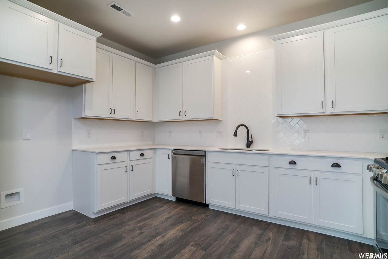 648 Main St - Photo 1