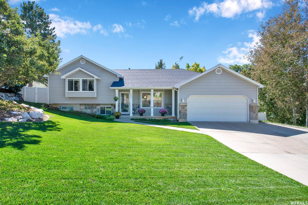 1046 Fair Oaks Dr - Photo 1